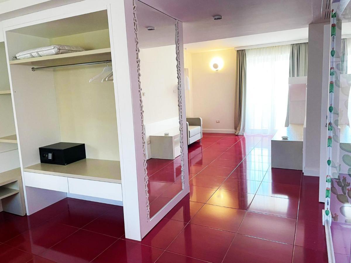 Suite Hotel L'Oasi Di Riaci (Adults Only) Santa Domenica  Eksteriør billede